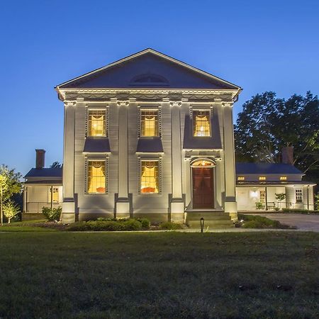 Peter Allen Inn & Event Center Kinsman Bagian luar foto